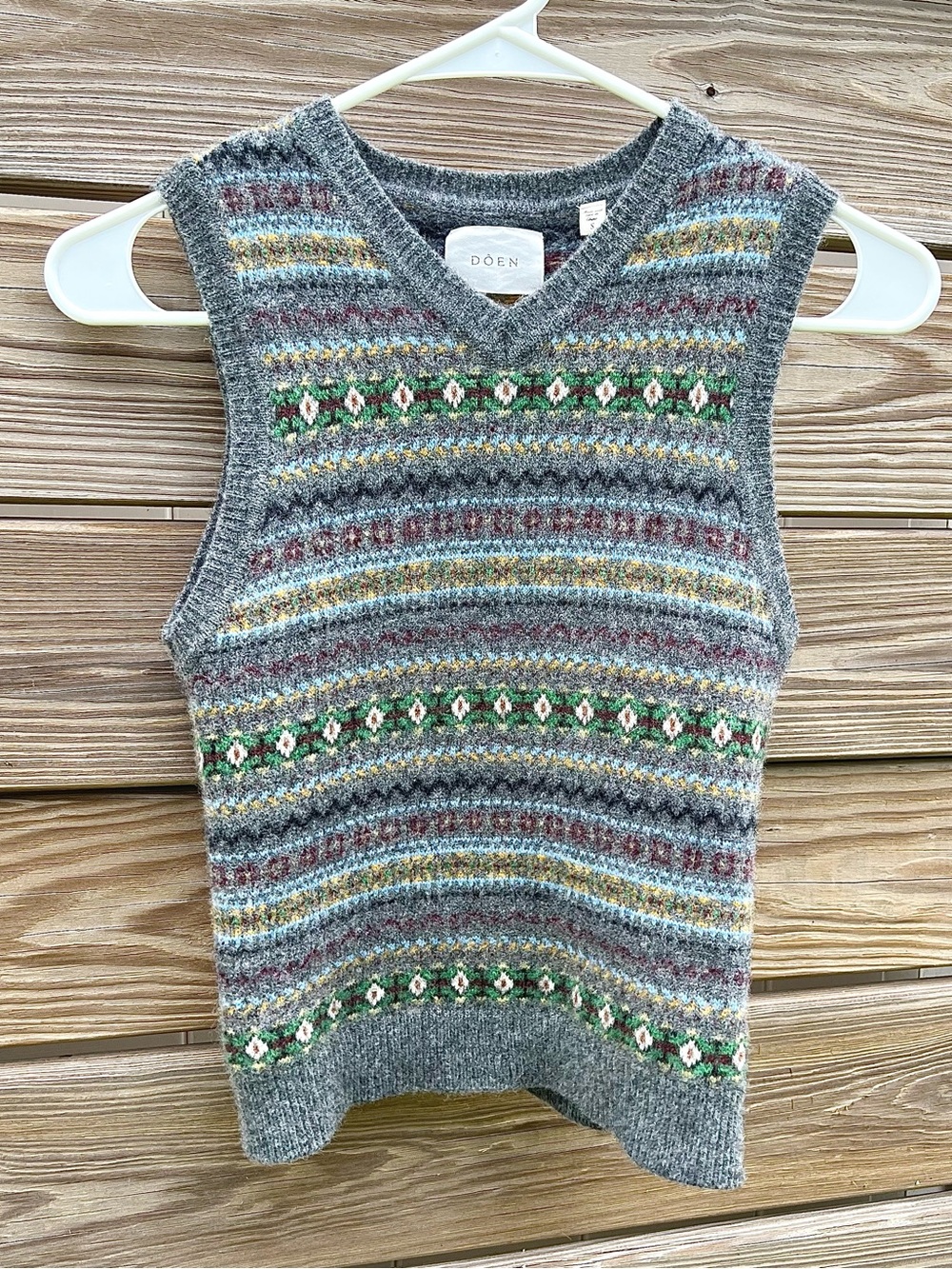 Doen Gray Multicolor Fair Isle V-Neck Sweater Vest